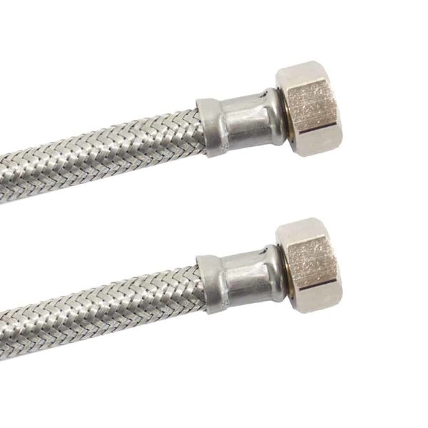 Zwei flexible Panzerschläuche aus Edelstahl mit Sechskantmuttern für Sanitäranschlüsse.