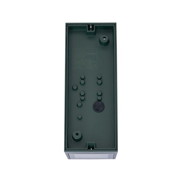 Montageplatte einer dunkelgrünen rechteckigen Wandleuchte mit technischen Informationen und IP54 Kennzeichnung.