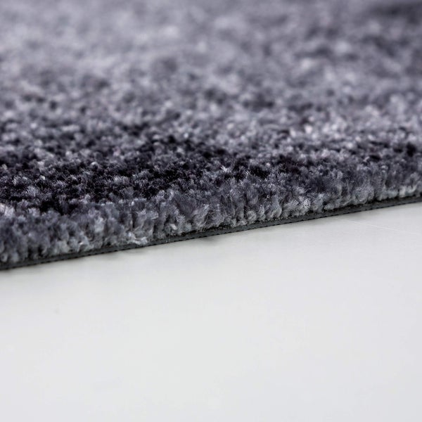 Nahaufnahme eines grauen Teppichs mit weicher Oberfläche