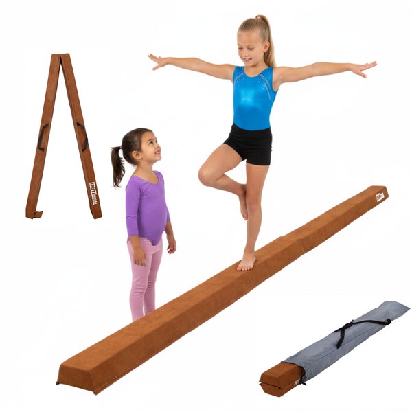 Klappbarer Schwebebalken für Kinder mit Tragetasche und weichem Bezug, ein Kind führt eine Übung auf dem Gerät aus, Trutzholm Logo.