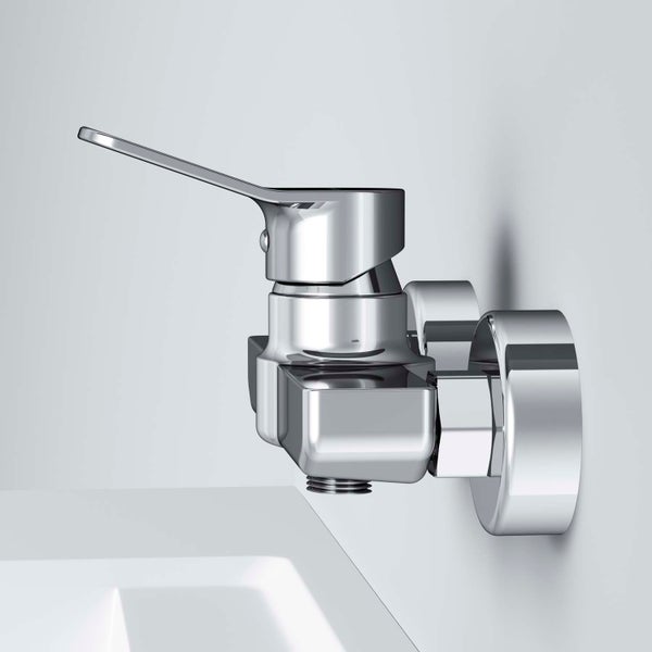 Wand-Einhebelmischer aus verchromtem Metall für Dusche oder Badewanne.