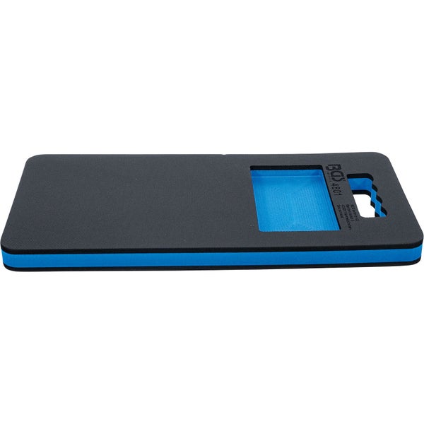 Kniebrett aus Schaumstoff mit Tragegriff und integriertem Ablagefach für Werkzeug.