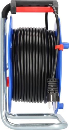 Kabeltrommel mit schwarzem Kabel und Metallrahmen