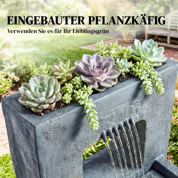 Gartenbrunnen in grauer Steinoptik mit integriertem Pflanzgefäß für Sukkulenten und mehreren Wasserauslässen.