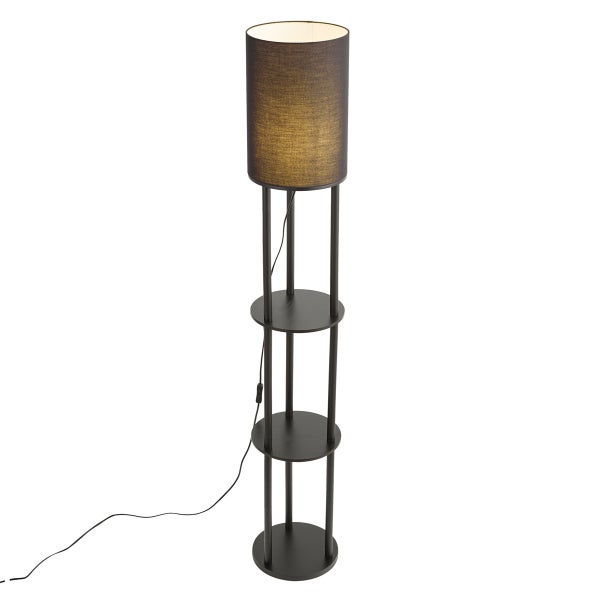 Stehleuchte mit drei runden Ablageflächen und Stoffschirm als Wohnzimmerlampe