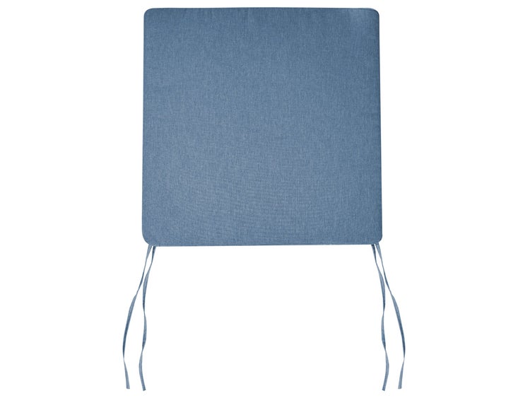 Quadratisches blaues Stuhlkissen aus Stoff mit praktischen Haltebändern.
