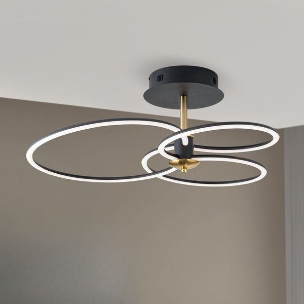 Deckenleuchte mit drei kreisförmigen LED-Elementen