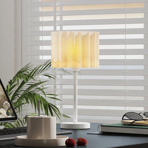 Dekorative Tischleuchte mit Lampenschirm aus Papier