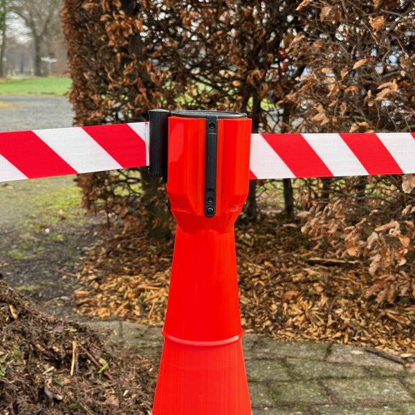 UvV-Conny Leitkegelaufsatz 5 m Absperrband / Absperrgurt für Pylonen / 5m Band rot/weiß