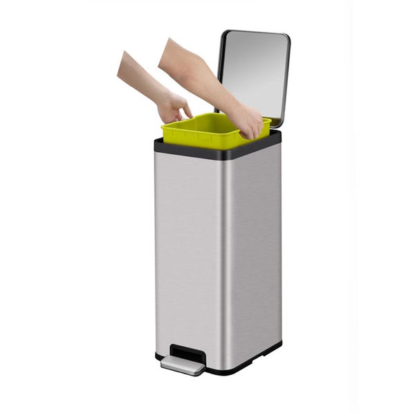 PROREGAL Kompakter und Funktionaler Treteimer Aus Mattgrauem Edelstahl 30 Liter HxBxT 66,5 x 32,1 x 37,3 cm Silber