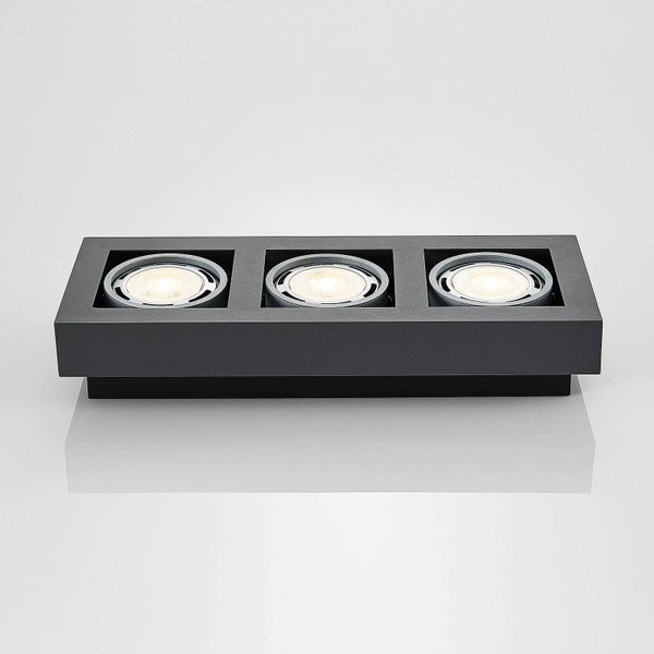 Deckenleuchte mit drei Strahlern