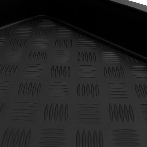 Schwarze Kofferraumwanne mit Riffelblechmuster