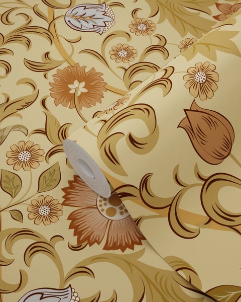 Vliestapete mit floralem Muster, großen Blüten und geschwungenen Ornamenten im klassischen Stil.