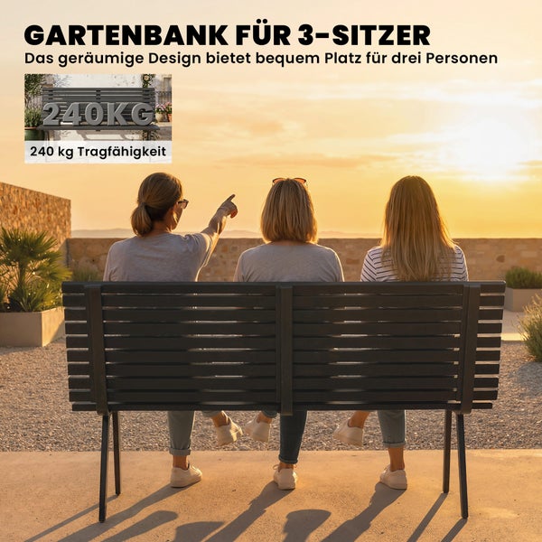 Gartenbank für drei Personen mit einer Tragfähigkeit von zweihundertvierzig Kilogramm.