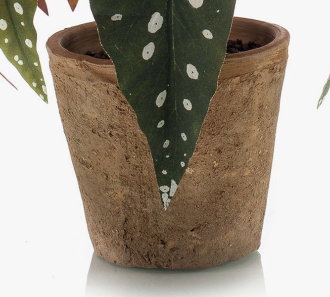 Künstlicher Rosenzweig mit weißen Blüten, Knospen, grünem Stiel mit Dornen und Blättern.
