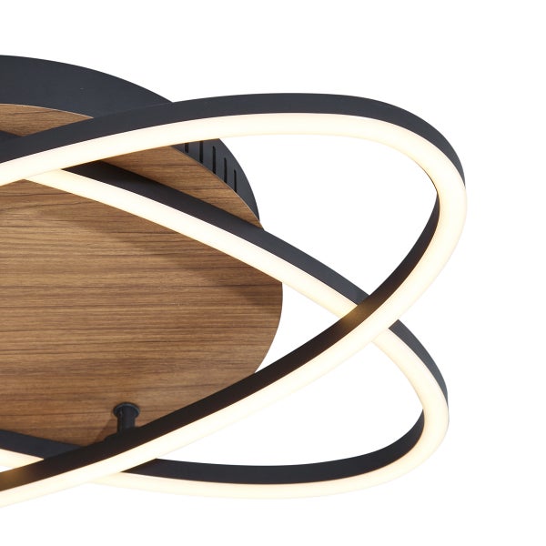 Deckenleuchte mit Holzoptik und LED-Ringen