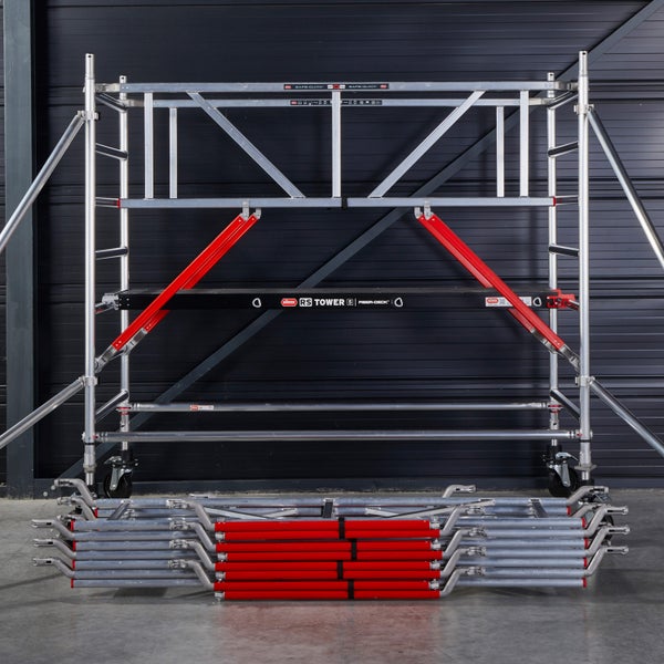 Aluminium Rollgerüst mit Plattform und zusätzlichen Gerüstteilen