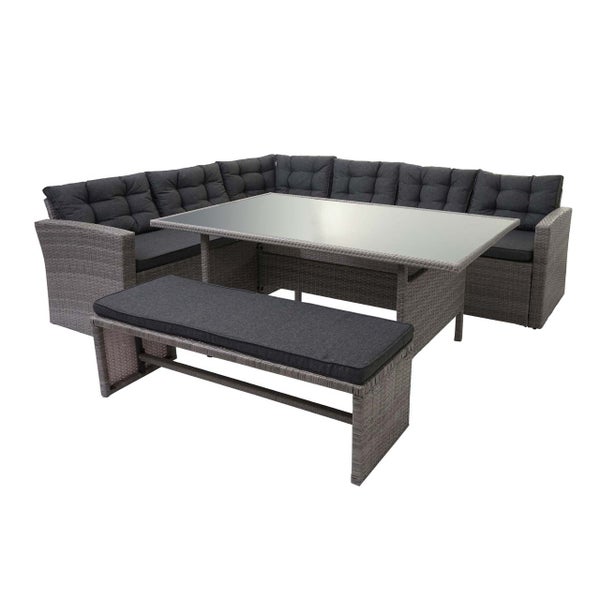 Garten-Ecklounge-Set bestehend aus Ecksofa, Tisch mit Glasplatte und Bank, aus grauem Kunststoffgeflecht.