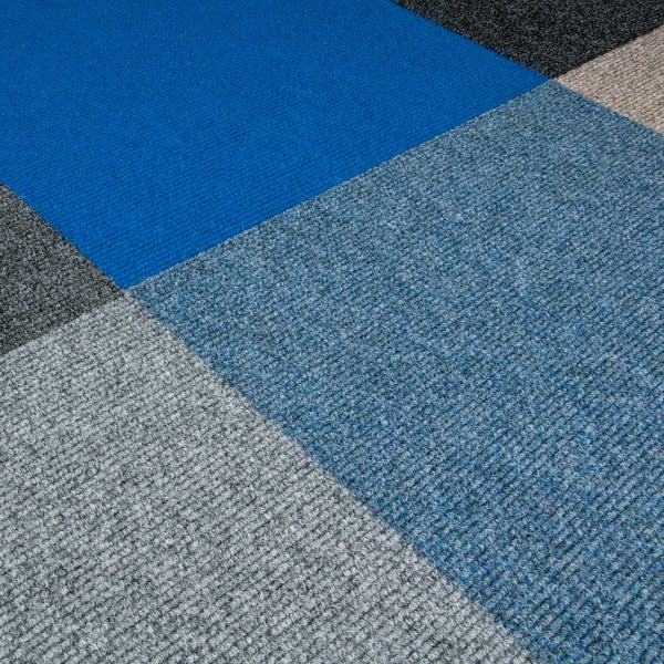 Metallregal mit drei Ablagen für Lagerung