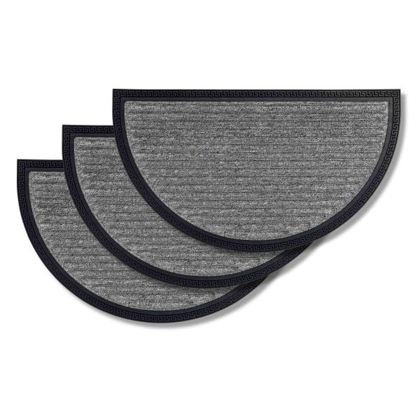 Drei graue Fußmatten in Halbkreisform mit Bordüre