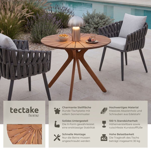 tectake home Logo. Gartenmöbelset am Pool: Akazienholztisch mit Sonnenmuster und graue Seilgeflecht-Stühle. Belastbar bis 30 Kilogramm.