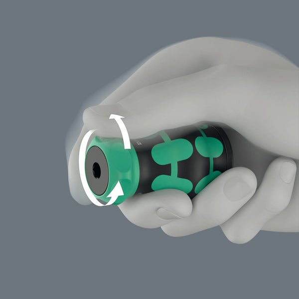 Hand hält Schraubendreher mit Drehfunktion