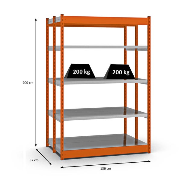 Graues Steckregal mit sechs Böden und einer daneben stehenden Person zur Größenorientierung.