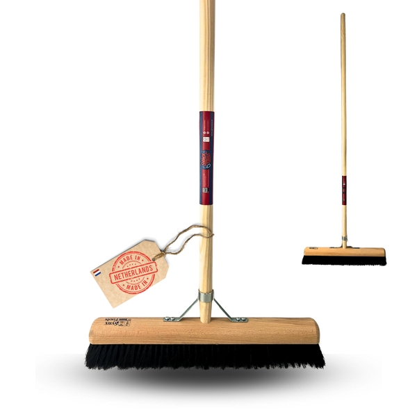 Holzbesen mit Aufdruck Made in Netherlands