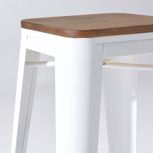 Moderner Barhocker mit brauner Holzsitzfläche und weißem Metallgestell.