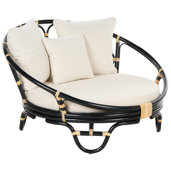 Sessel aus Rattan mit Kissen