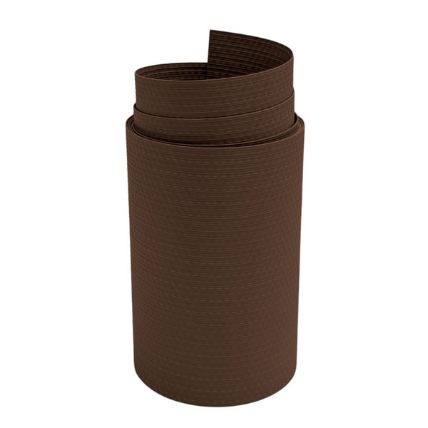 Braune Rasenkante auf Rolle