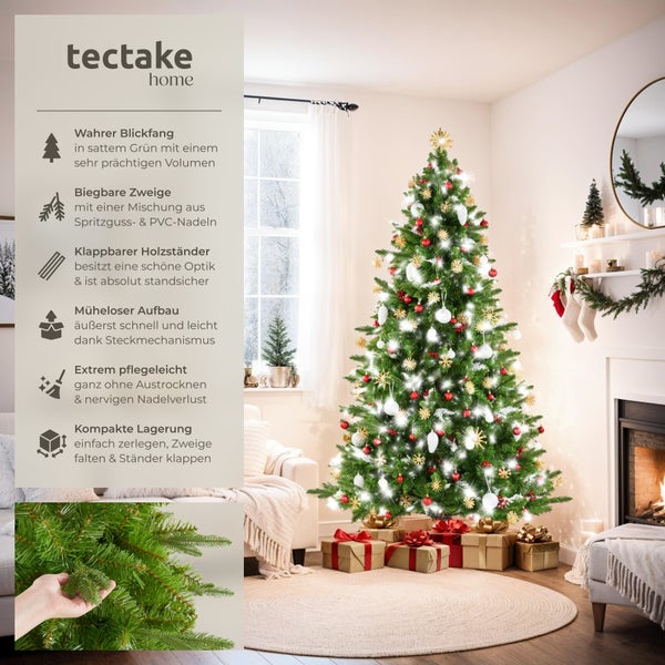 Geschmückter Tectake Weihnachtsbaum im Wohnzimmer mit Geschenken