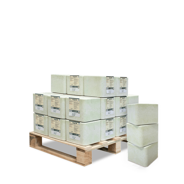 Palette mit mehreren Paketen Mörtel Lisal M