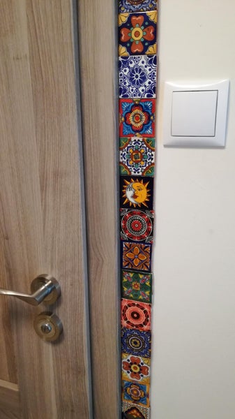 Quadratische Zementfliesen mit verschiedenen Mustern