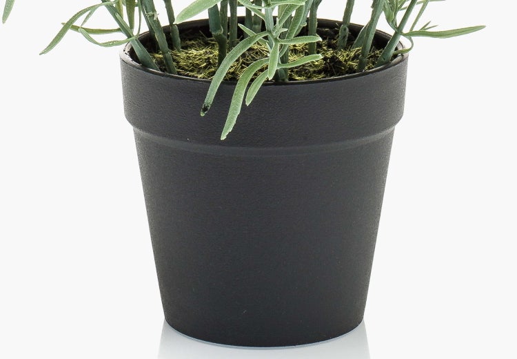 Künstlicher Palmzweig aus Kunststoff mit schmalen grünen Blättern und Aufhängehaken.