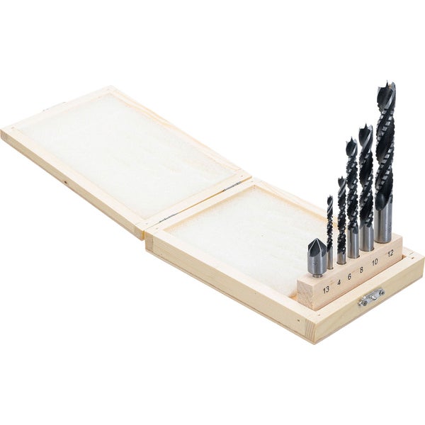 Holzkassette mit Metallverschluss