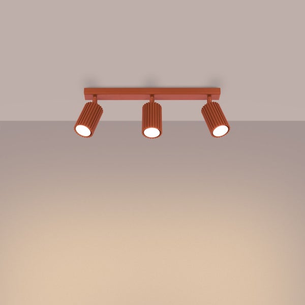 Deckenleuchte mit drei Strahlern zur Innenbeleuchtung