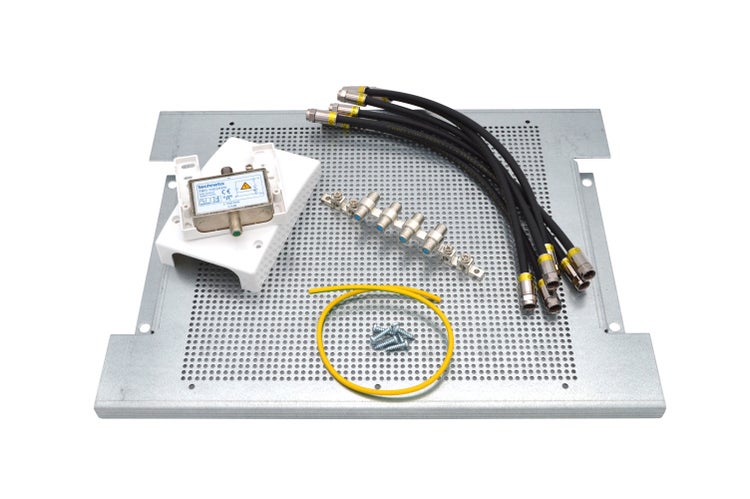 Lochblech Montageplatte Set für Kabel TV Antennenverstärker, Sat- / Kabel Verteiler inkl. F-Stecker Koaxialkabel Patchkabel, Kabelfernsehen Überspannungschutz, Erdungsblock, 4 Teilnehmer