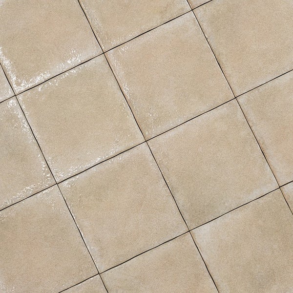 Quadratische Bodenfliesen mit glatter Oberfläche für Innenbereich und Außenbereich