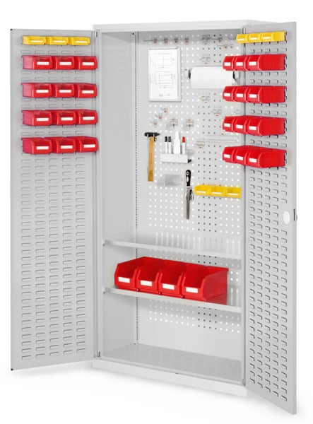 Werkzeugschrank mit roten und gelben Aufbewahrungsboxen, Werkzeugen und Regalen