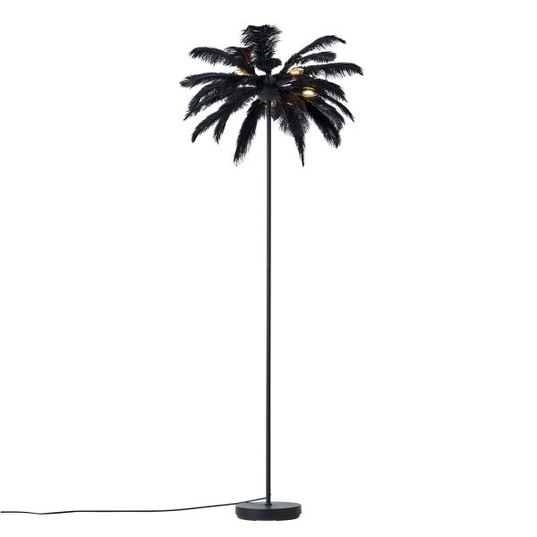 Stehleuchte in Palmenoptik mit schwarzen Federn und sichtbaren Leuchtmitteln.