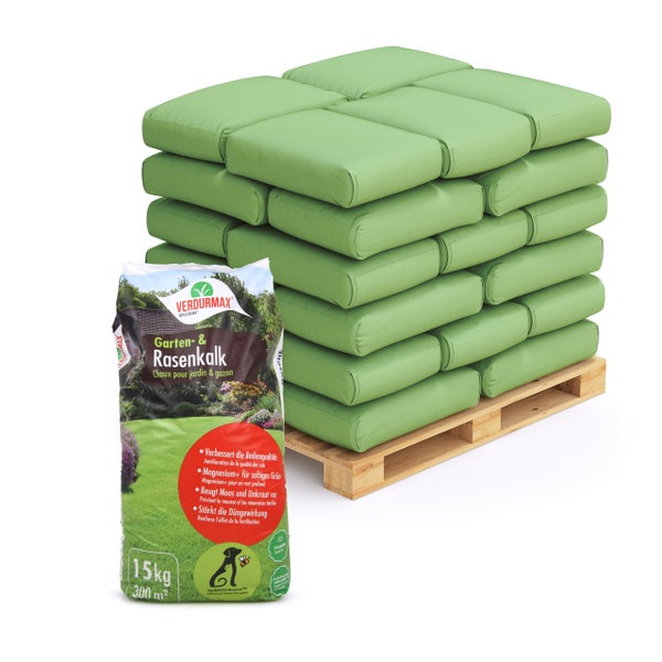 Palette mit Säcken Gartenkalk und Rasenkalk