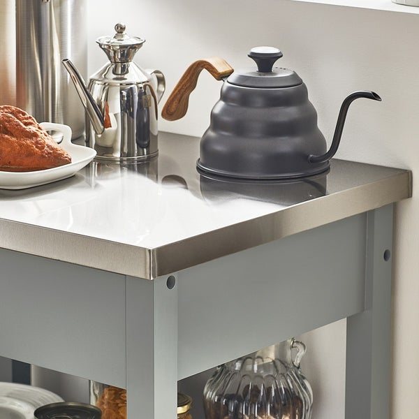 Küchenwagen mit Edelstahlarbeitsplatte, Teekanne und Ölkanne