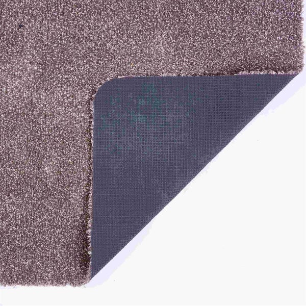 Teppich mit Noppenstruktur auf der Rückseite