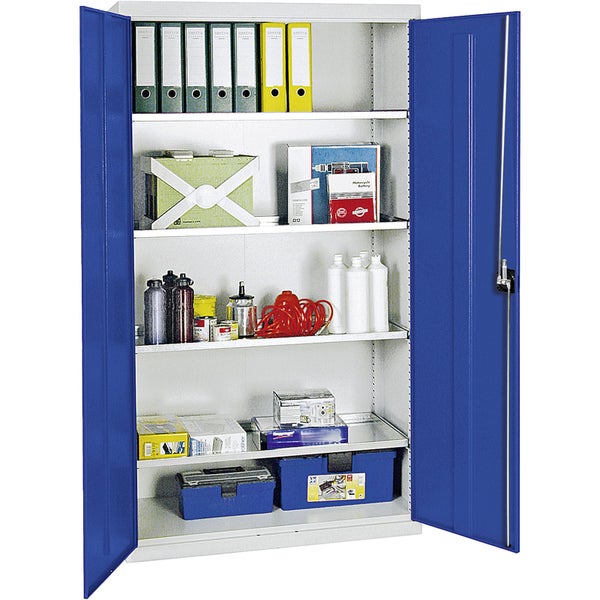 Offener Metallschrank mit blauen Türen und vier Fachböden, befüllt mit Ordnern, Werkzeugboxen und Werkstattzubehör.