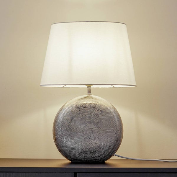 Lindby Tischlampe, Tischleuchte Stoffschirm weiß Nachttischlampe Stoffschirmlampe 1x E27 max. 60W ohne Leuchtmittel Schlafzimmerlampe