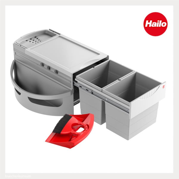 Hailo Einbau-Mülltrennsystem mit zwei Abfalleimern, Seitenfach, Kehrset und Hailo Logo.