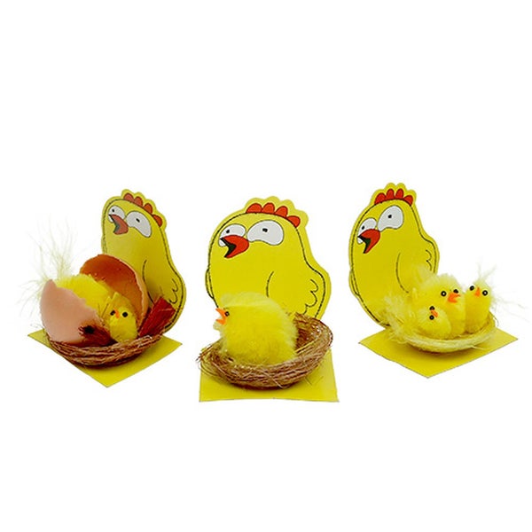 Dekorative Küken und Hennenfiguren für Ostern