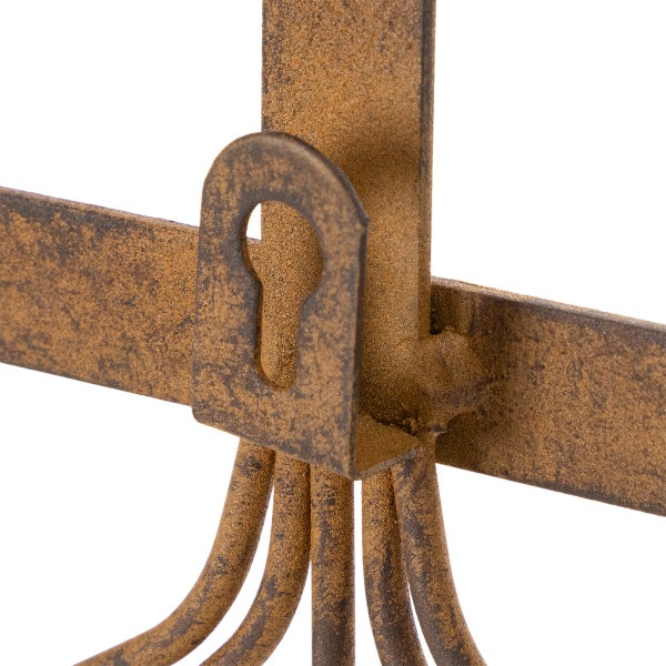Wandhalterung aus Metall mit Schlüsselloch-Aufhängung in Rost-Optik.