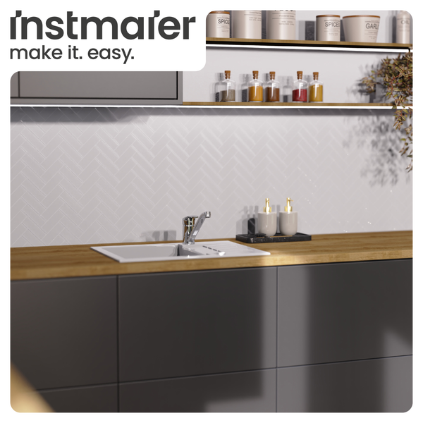 Küchenspüle mit Armatur in einer modernen Küche